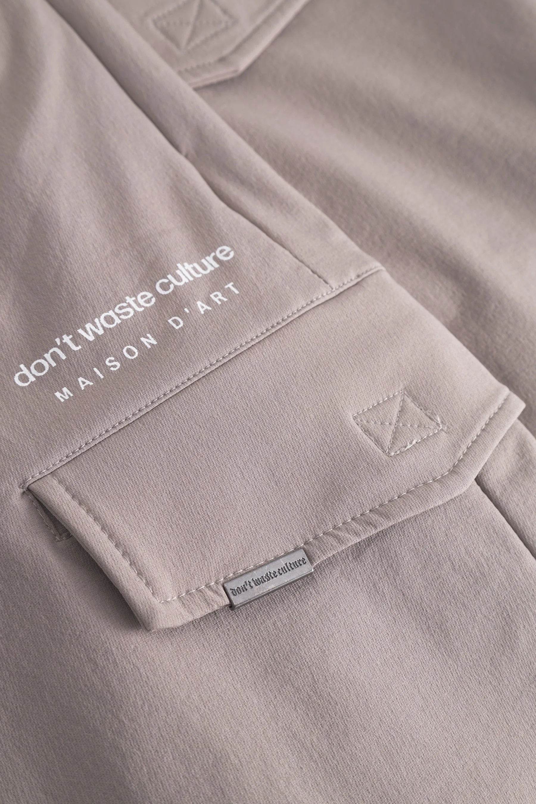 Aisla | Warm Grey