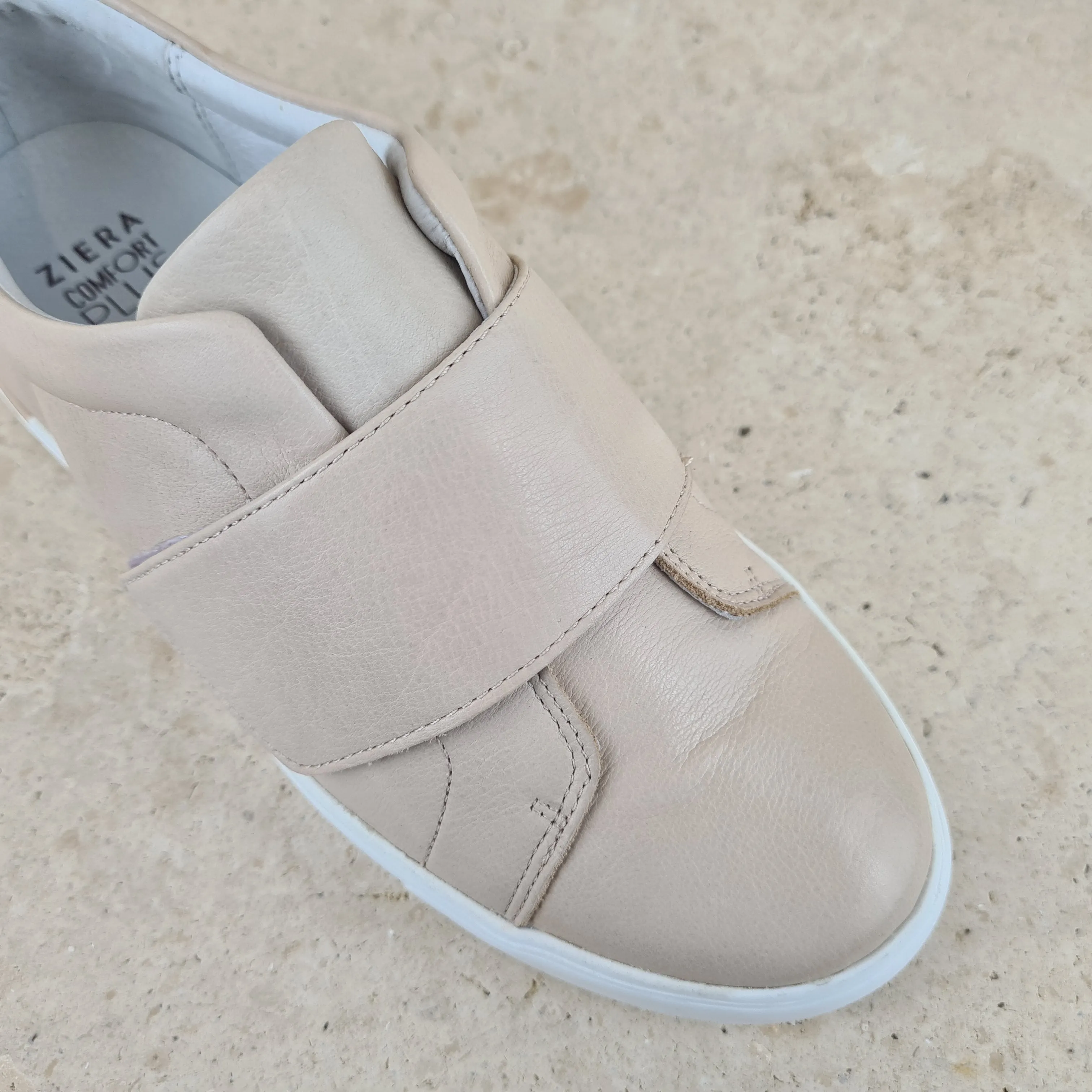 Alyces Pale Pink