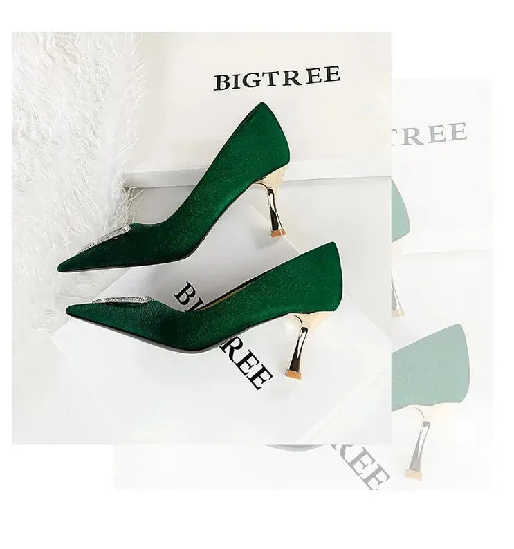 Designer Women Heels Prom Pumps Lady Velvet Pointed Toe 7cm Thin High Heels Pearl Crystal Buckle Shoes