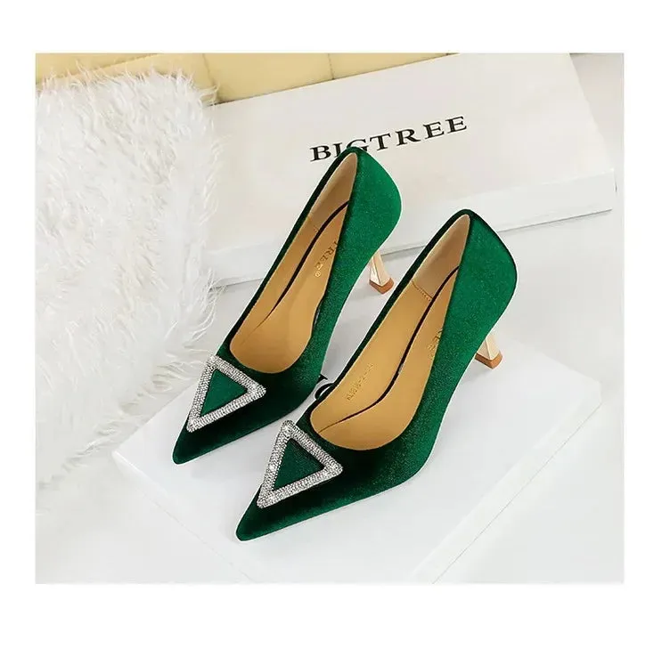 Designer Women Heels Prom Pumps Lady Velvet Pointed Toe 7cm Thin High Heels Pearl Crystal Buckle Shoes