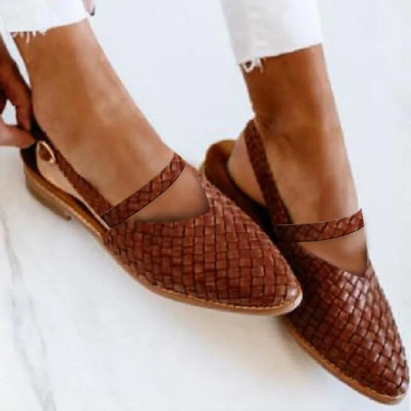 Flat Sandals – Woven Leather Look – Casual Spring Style