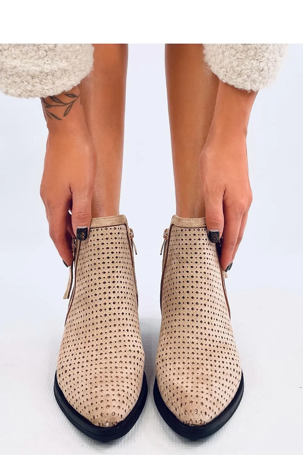 Heel boots
