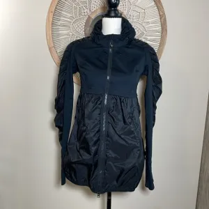 Lululemon super tracker jacket black size 6