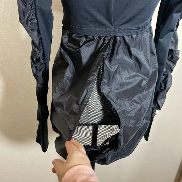 Lululemon super tracker jacket black size 6