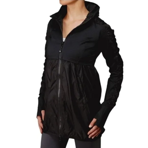 Lululemon super tracker jacket black size 6