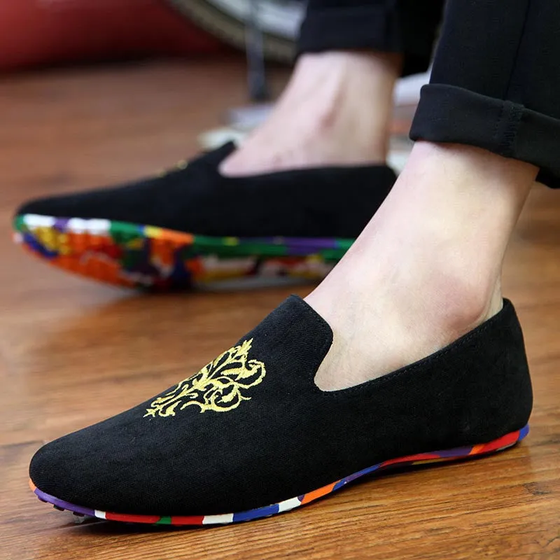 men fashion slip-on Totem Printing flats shoes Nubuck Leather driving shoes men moccasins male boat loafers