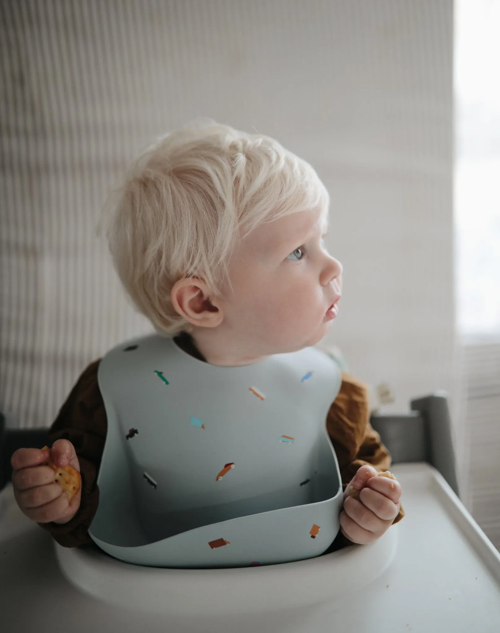Mushie Bib (Vanilla Confetti)