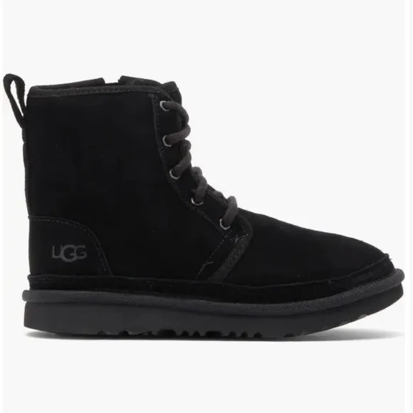 NEW in box UGG neumel kids 2, unisex