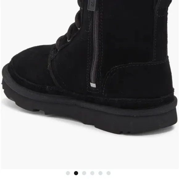 NEW in box UGG neumel kids 2, unisex