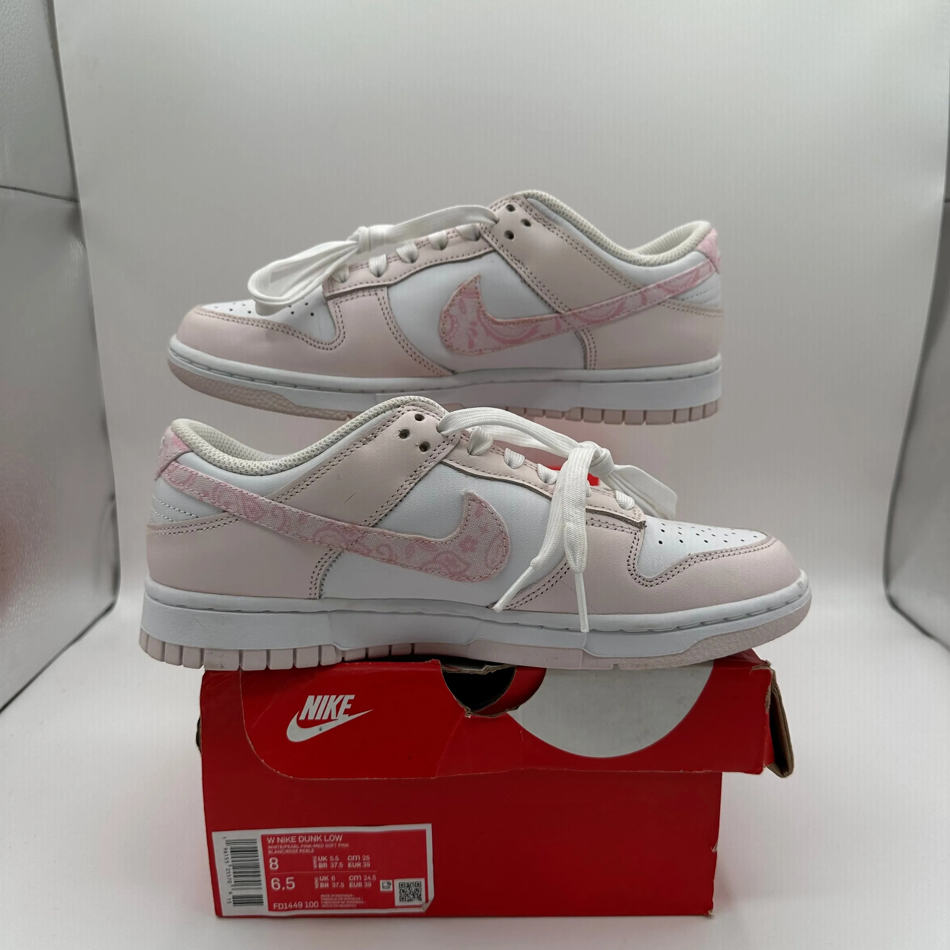 Nike Dunk Low Pink Paisley (Women’s) *pre-owned* (SIZE 8W)