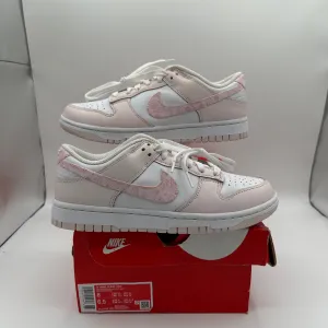 Nike Dunk Low Pink Paisley (Women’s) *pre-owned* (SIZE 8W)