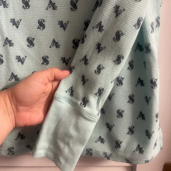 Victoria’s Secret Size Small Long Sleeve Waffle Knit Baby Blue Long Sleeve Shirt