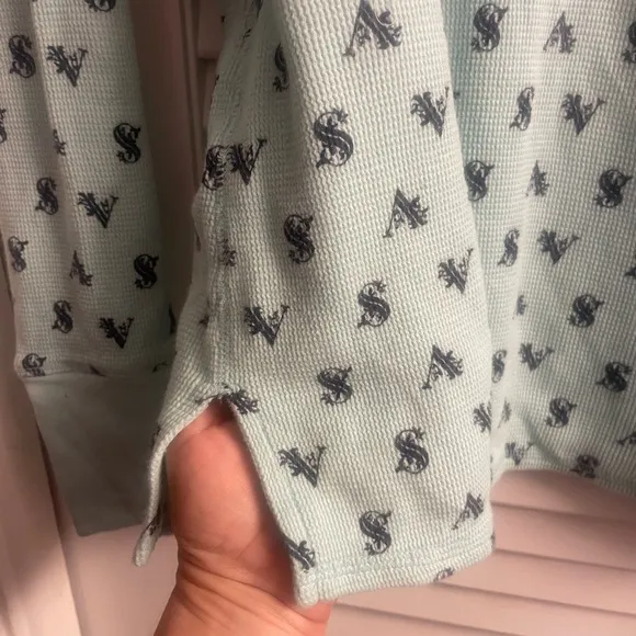 Victoria’s Secret Size Small Long Sleeve Waffle Knit Baby Blue Long Sleeve Shirt