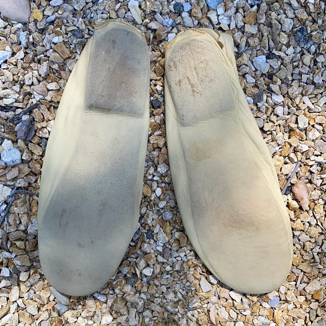 Vintage Taos Mox Deer Skin Moccasins