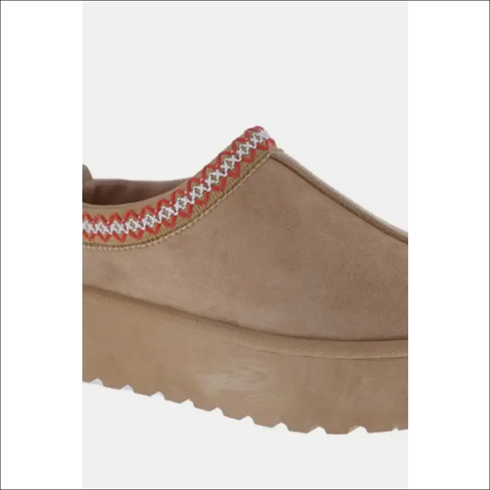 Weeboo Platform Embroidered Trim Slip-On Boots
